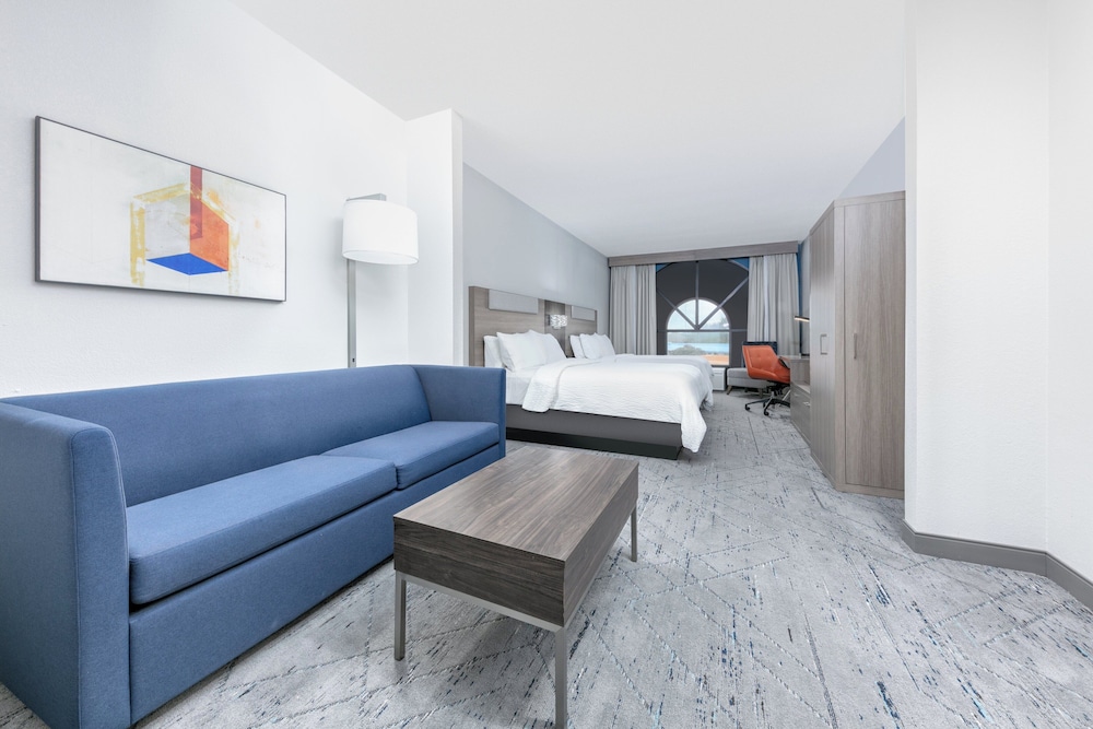 Holiday Inn Express Hotel & Suites Winnie by IHG - photo 6