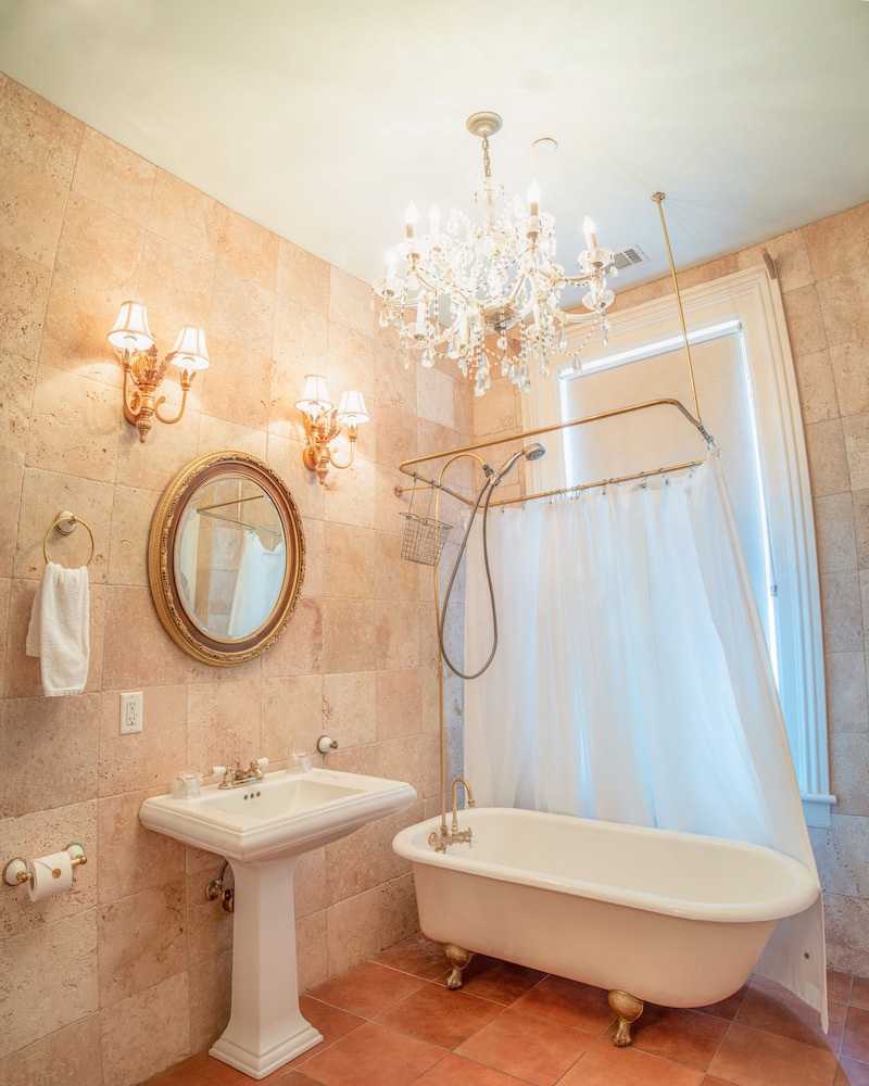 Justine Inn Savannah - photo 22