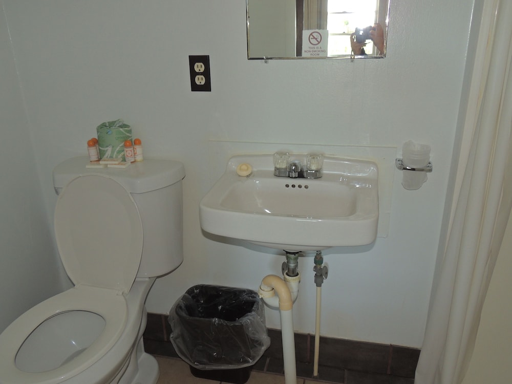 Phil & Anns Sunset Motel - photo 21
