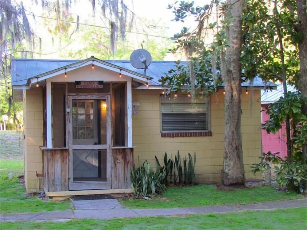 Yearling Restaurant and Cabins - photo 17