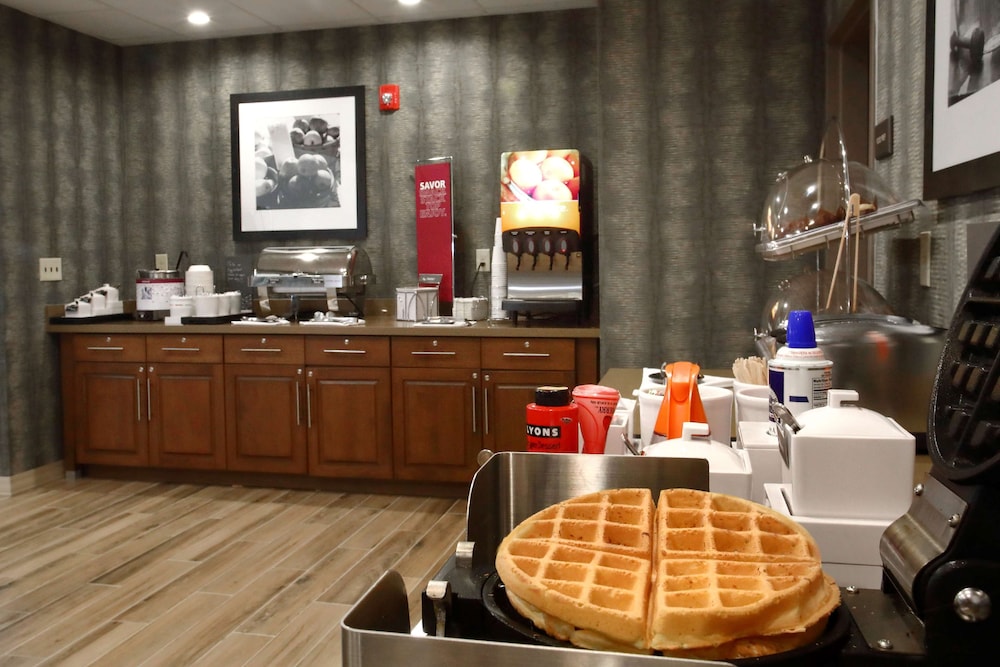 Hampton Inn & Suites Baltimore Aberdeen - photo 22