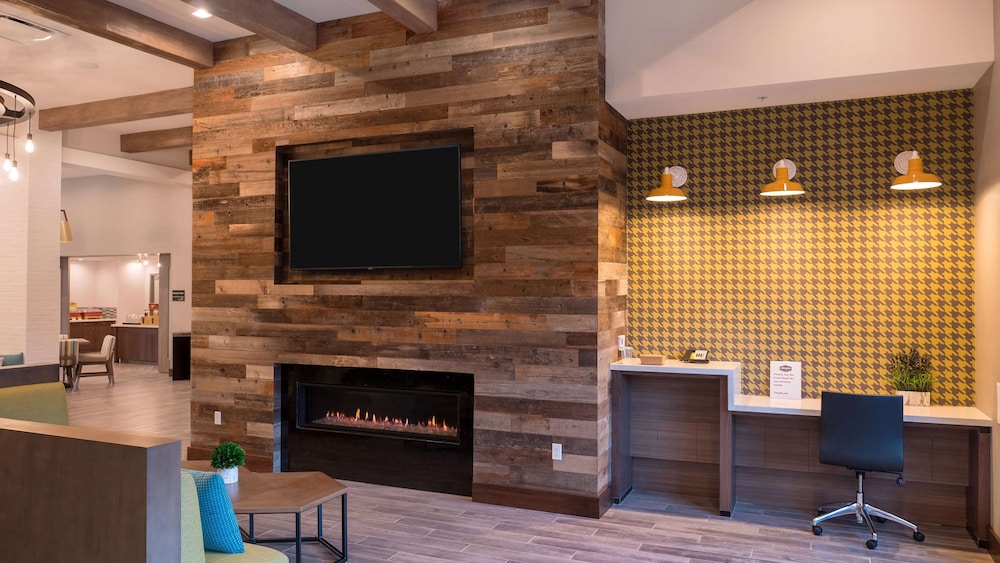 Hampton Inn Riverside Downtown - photo 2