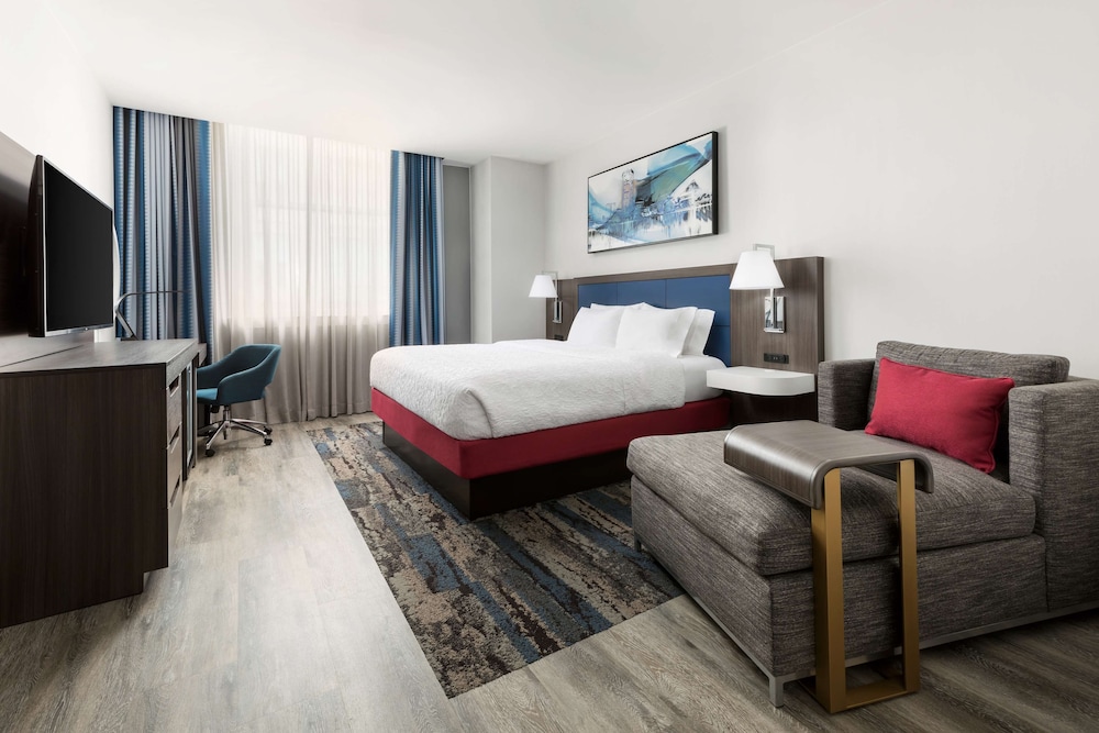 Hampton Inn & Suites Baltimore Inner Harbor - photo 20