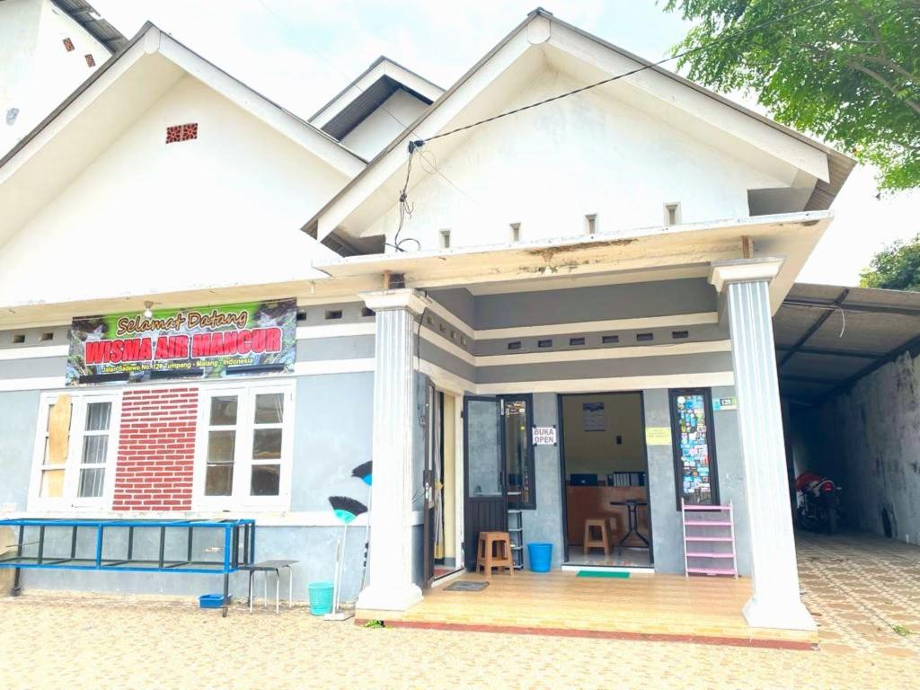Hotel O Wisma Air Mancur Homestay Syariah — Tumpang
