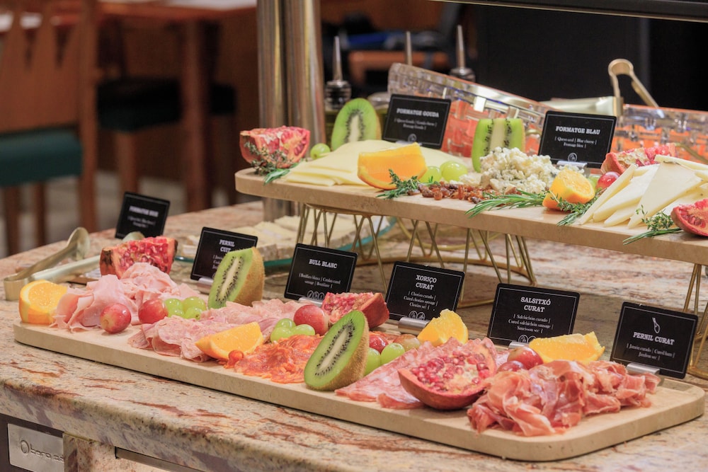 מזון ומשקאות