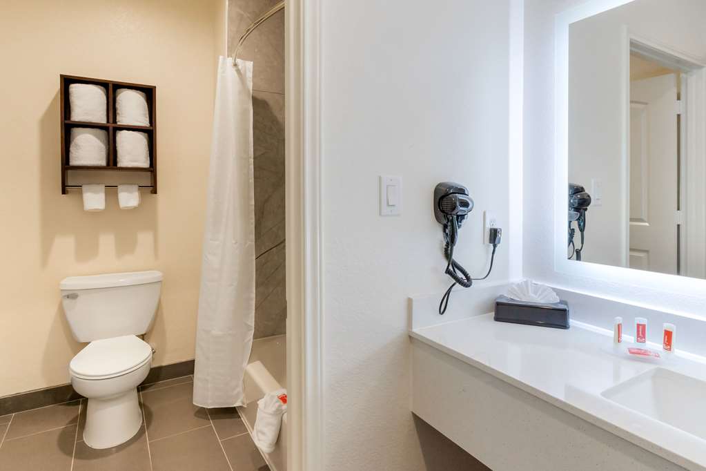 Econo Lodge Houston Northwest Cypress - photo 25