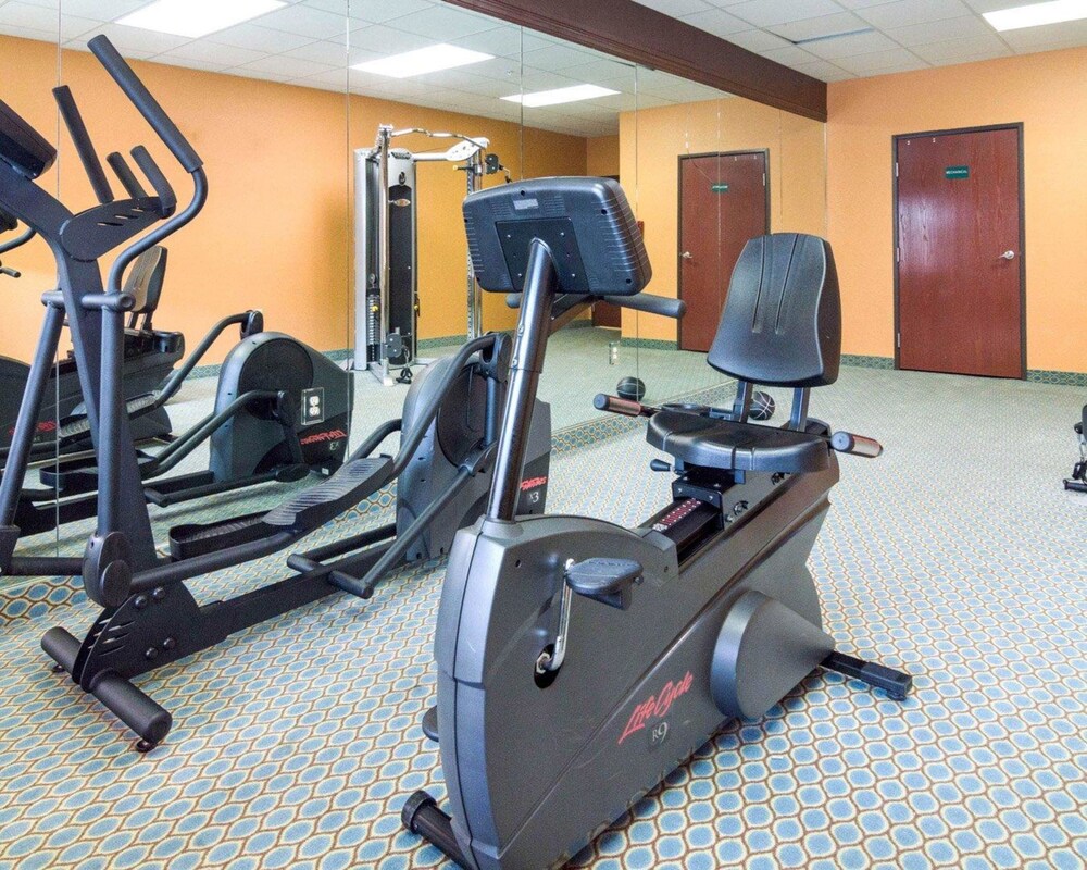 Springwood Suites Houston IAH Beltway 8 - photo 13