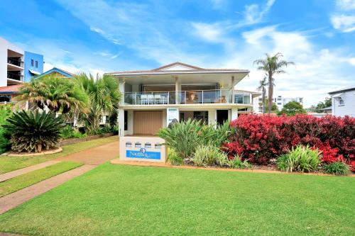 Nautilus Beachside Apartments — 4-Star Luxury Hotel in Bargara, Australia