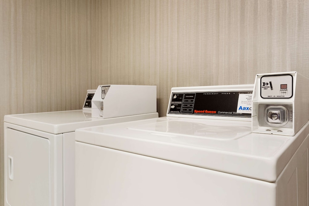 Hampton Inn & Suites Largo - photo 20