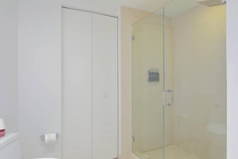 Best Ocean & Bay Views 2 Bed 2 Bath @ Hyde Resort - photo 36