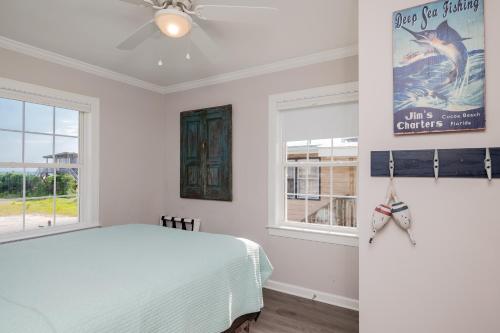 Mermaid Manor by Oak Island Accommodations - photo 10
