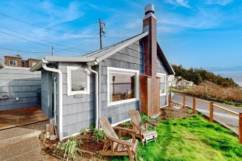 Junebug Cottage — 4-Star Luxury Hotel in Tillamook, United States