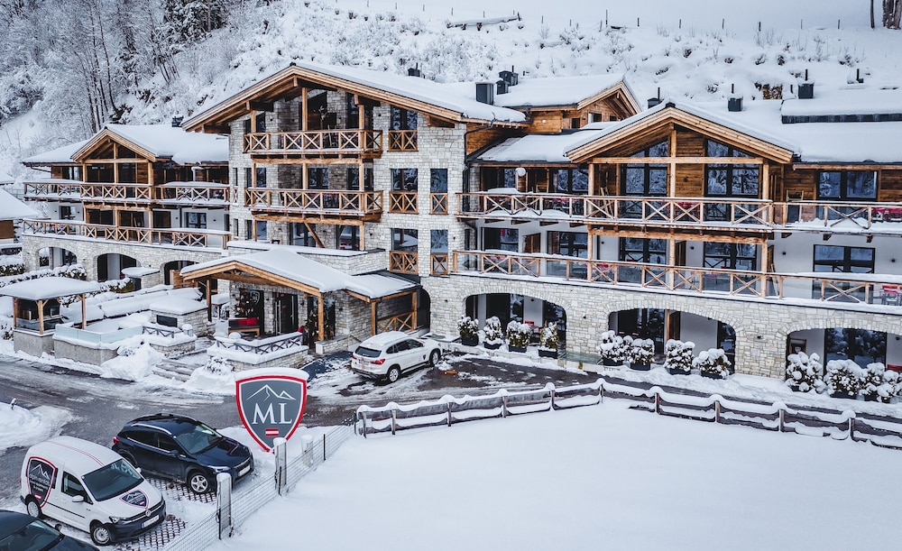 Avenida Mountain Lodges Saalbach — 4-Star Luxury Hotel in Saalbach, Austria