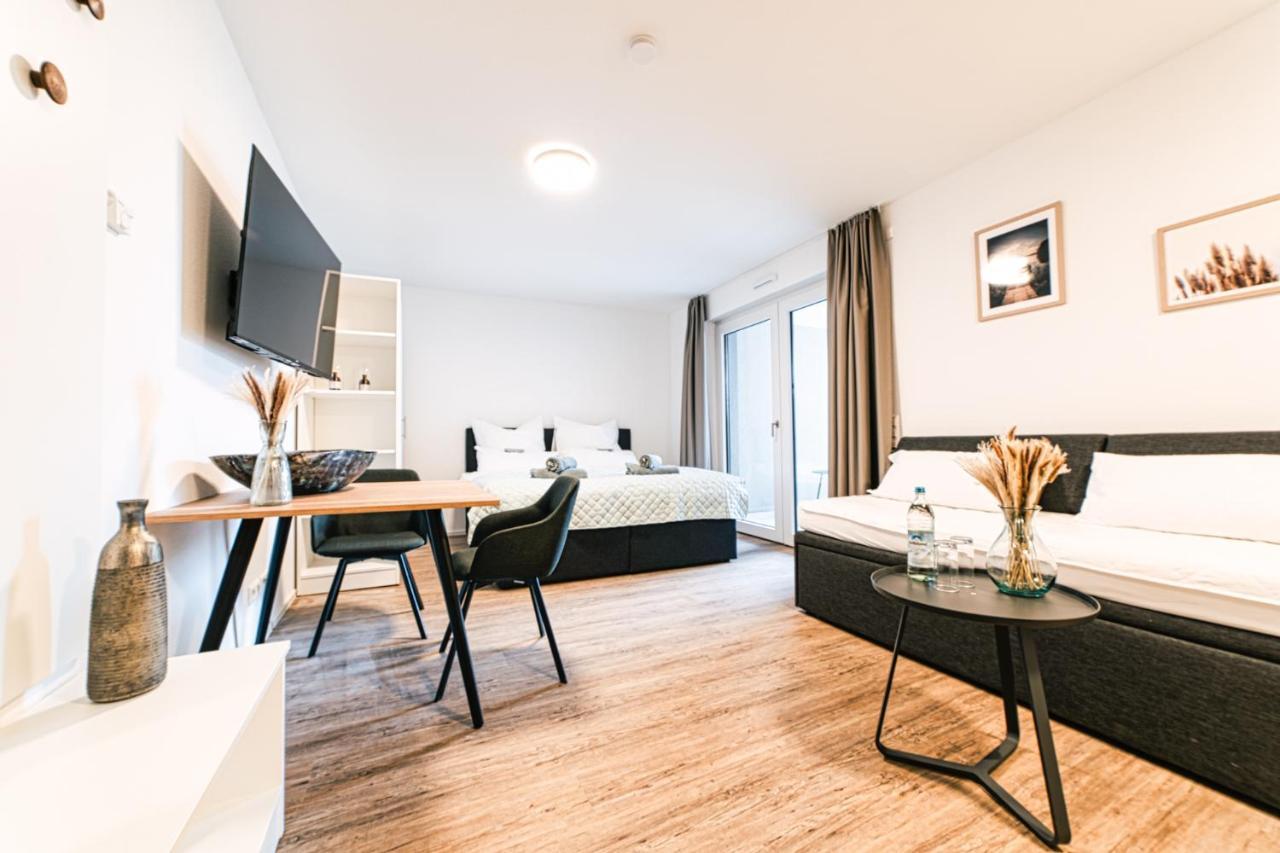 ZENtrahome Zentral Outlet Business SmartTV Balkon — 4-Star Luxury Hotel in Metzingen, Germany
