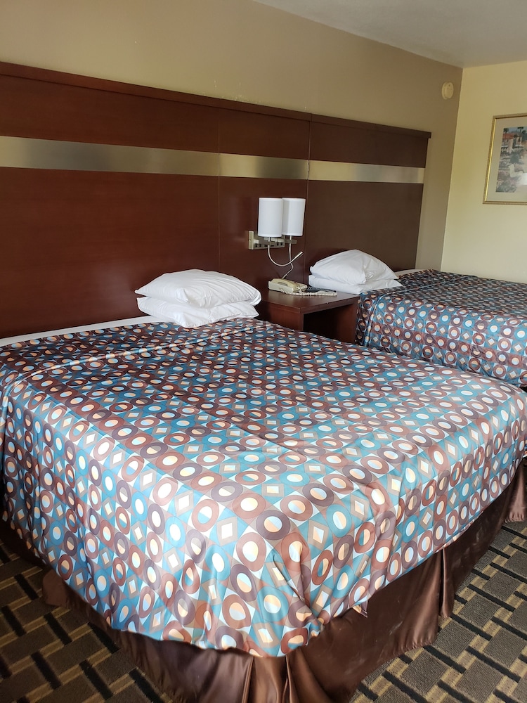 Taylor village inn and suites - photo 8