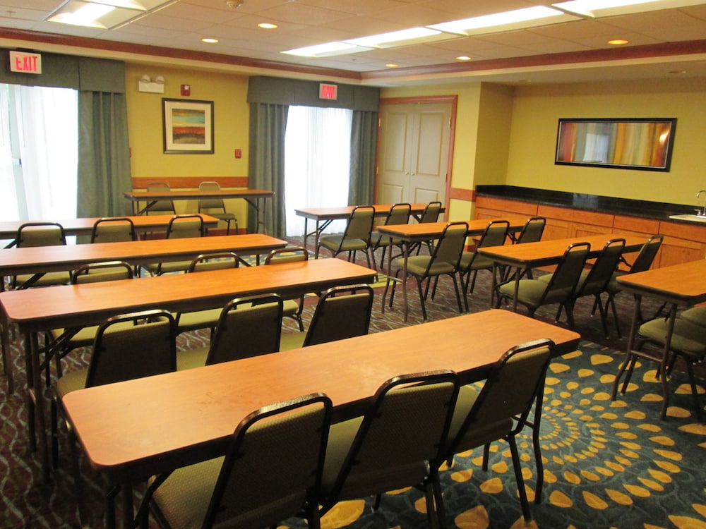 Holiday Inn Express & Suites Chicago West Roselle by IHG - photo 34