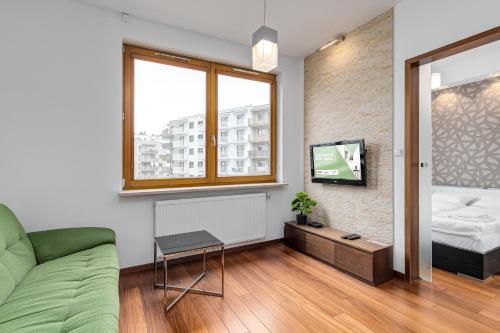 Obrzeżna Standard Apartment by BookingHost — 4-Star Luxury Hotel in Warsaw, Poland