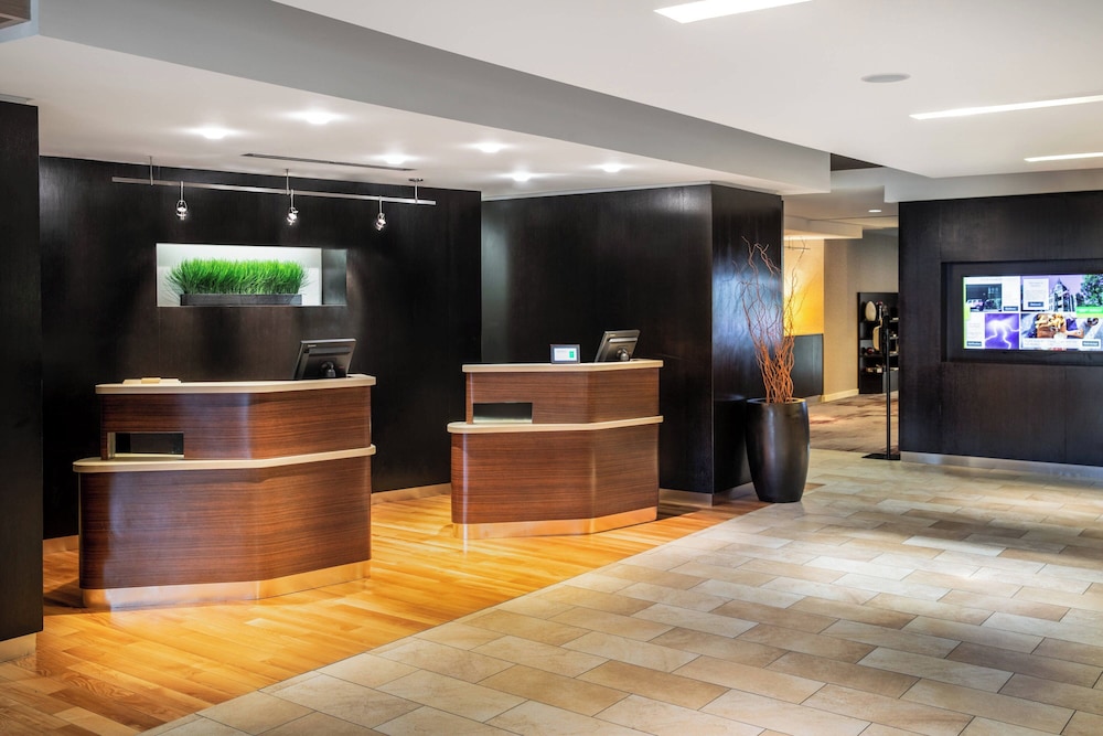 Courtyard Marriott Denton - photo 4