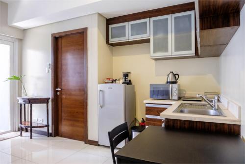 Luxury suite next to Shangrila and Westin Hotels — 4-Star Luxury Hotel in Manila, Philippines