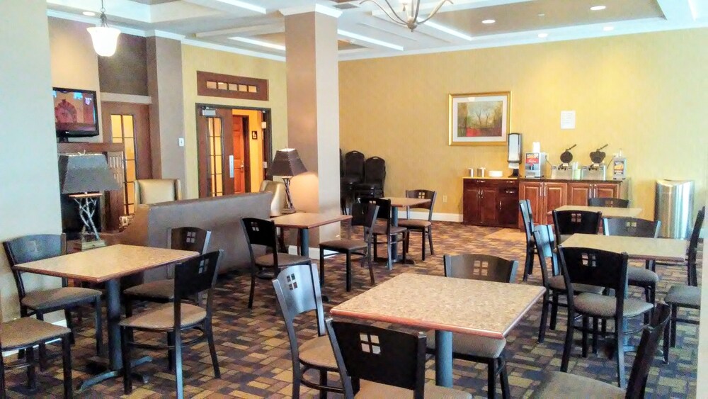 Spark by Hilton Glendive - photo 29