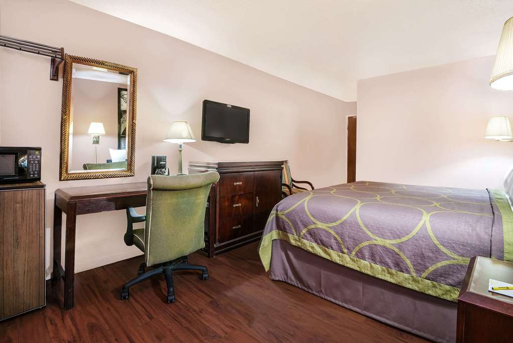 Super 8 by Wyndham San Antonio I 35 North - photo 10