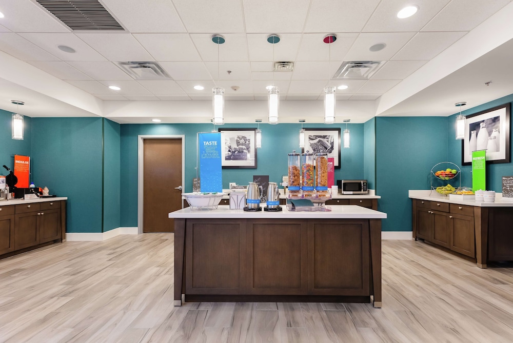 Hampton Inn Acworth - photo 38