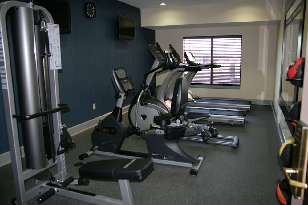 Hampton Inn Olathe - photo 32