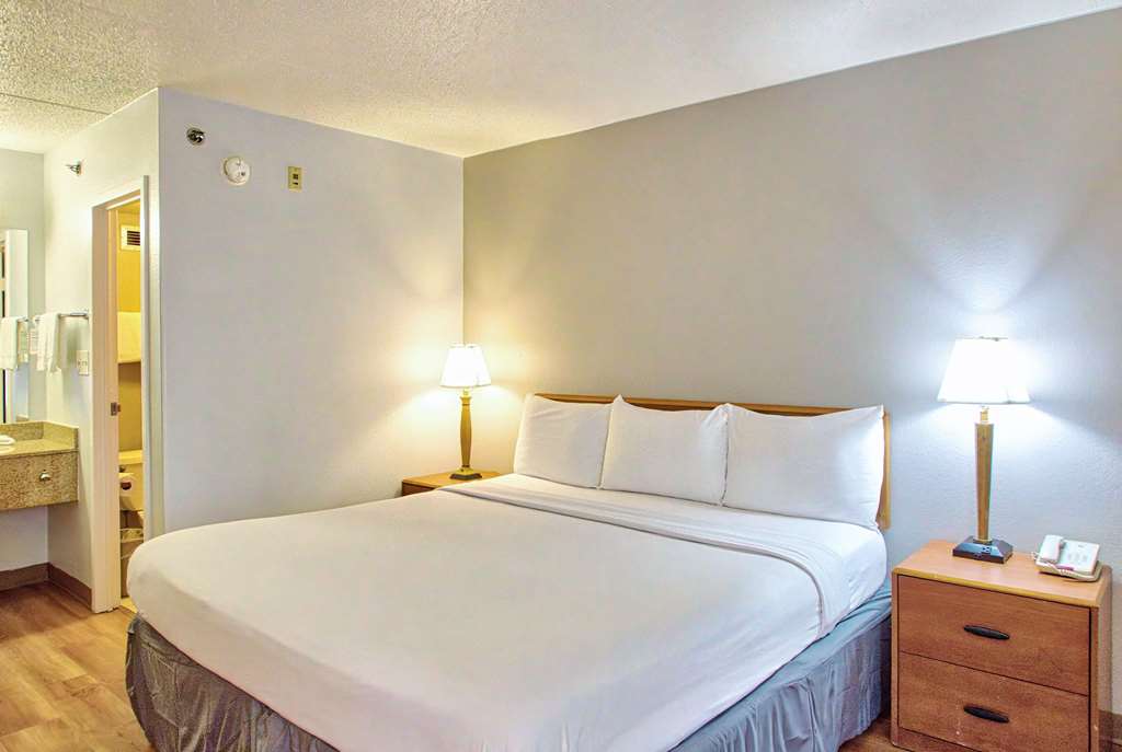 Motel 6 Buffalo NY Airport Williamsville - photo 15