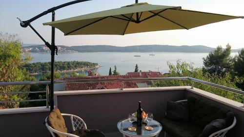 Apartmani Ferdi — 4-Star Luxury Hotel in Trogir, Croatia