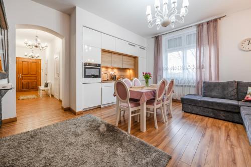 Florencja Moxy TE&AM Stare Miasto Dworzec 3 min Parking GRATIS — 4-Star Luxury Hotel in Krakow, Poland
