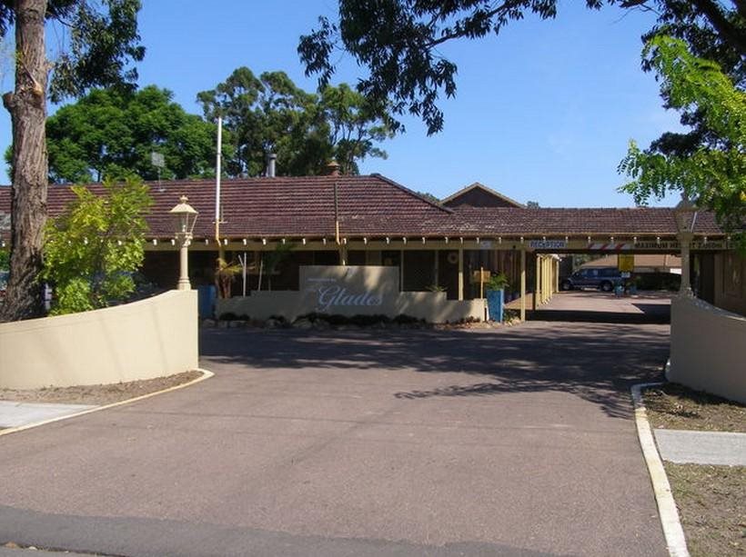 The Glades Country Club Motor Inn — hotel in Woy Woy