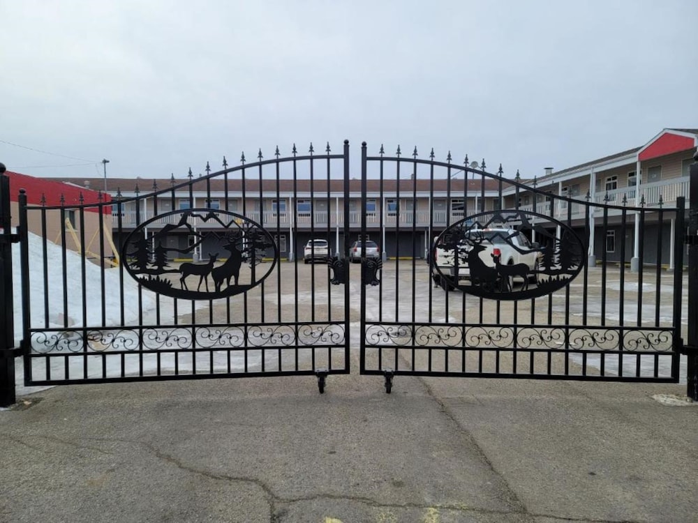 Parkside Inn — hotel in Grande Prairie