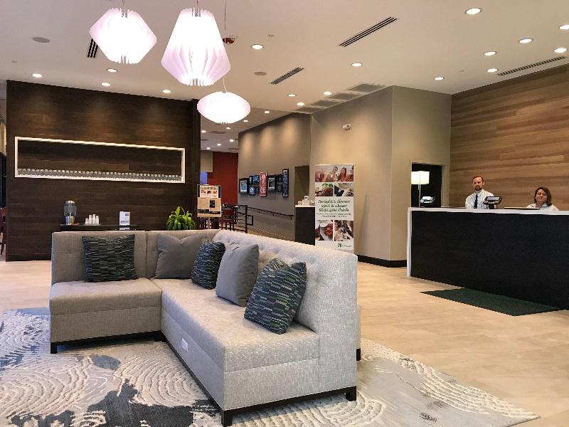 Holiday Inn & Suites Chicago Carol Stream by IHG - photo 8