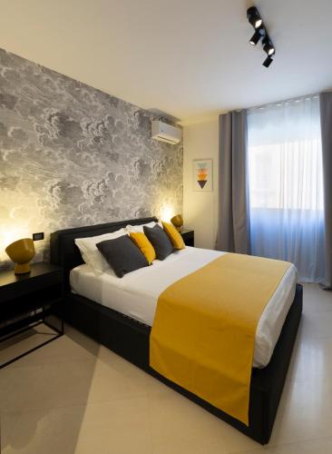 Laus App. 1 Art & Design Nel Cuore Di Bari Via Dante Alighieri — 4-Star Luxury Hotel in Bari, Italy