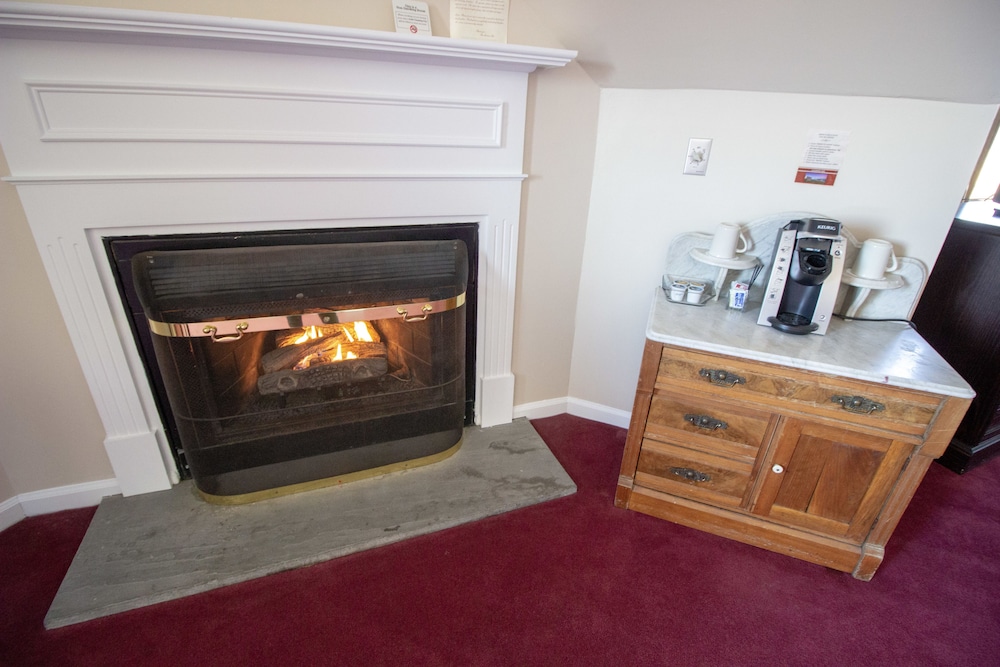 The Lucerne Inn - photo 9