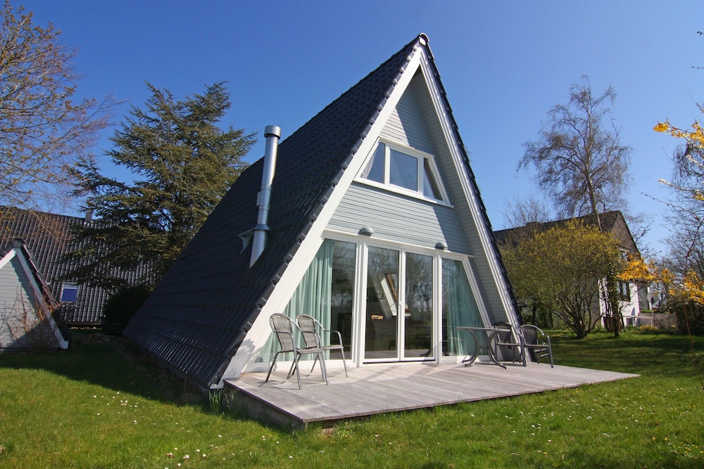 Cottage Steam — 4-Star Luxury Hotel in Damp, Germany