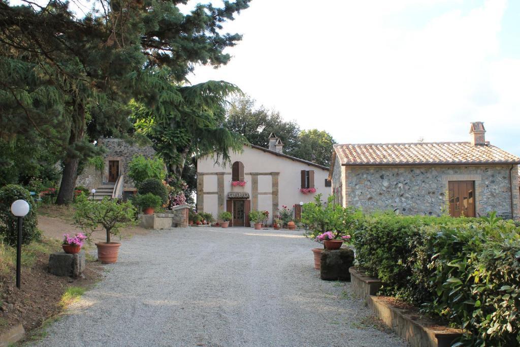 Agriturismo Borgo Pirolino — 4-Star Luxury Hotel in Orvieto, Italy
