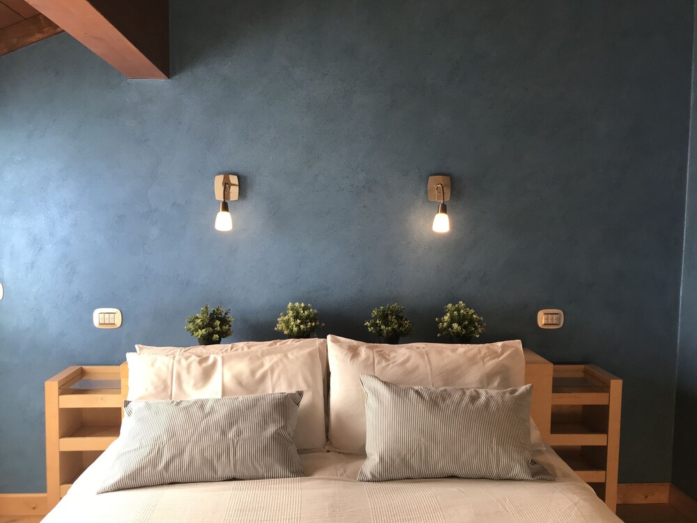 Lago di Sole X 6 Point Break — 4-Star Luxury Hotel in Marone, Italy