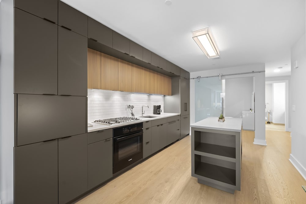 Global Luxury Suites at Tribeca - photo 20
