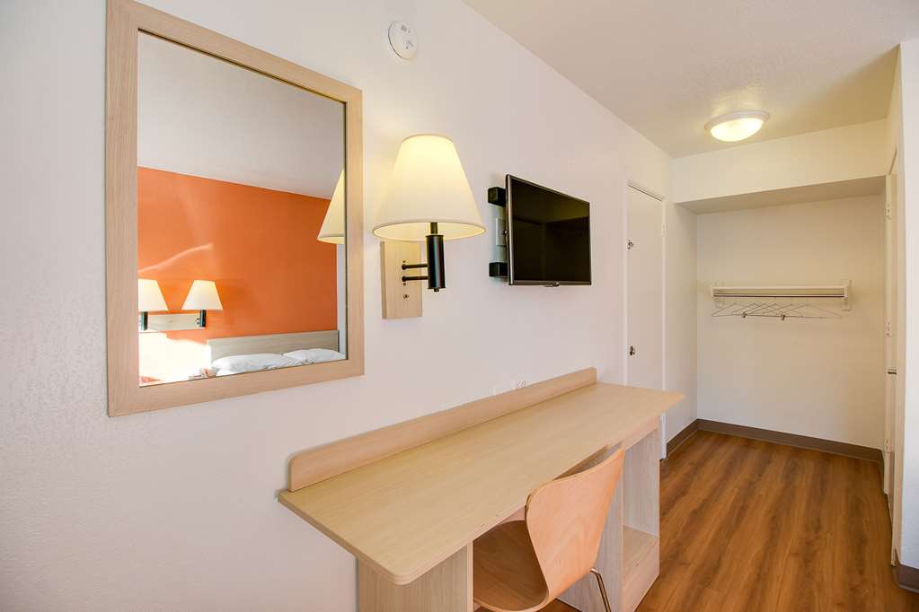 Motel6 Phoenix AZ East - photo 7