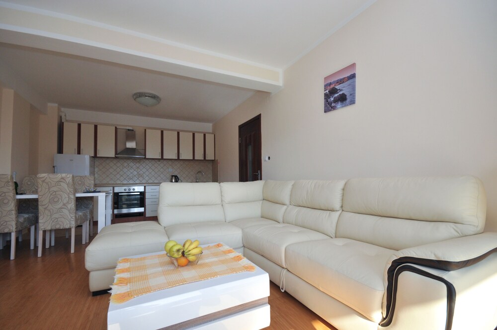 Apartments Maini — 4-Star Luxury Hotel in Budva, Montenegro