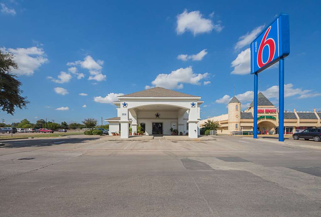 Motel 6 Dallas Irving DFW Airport South - photo 2