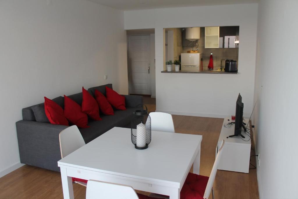 Casa dos Cotas Amazing Seaside Apartment with Balcony
