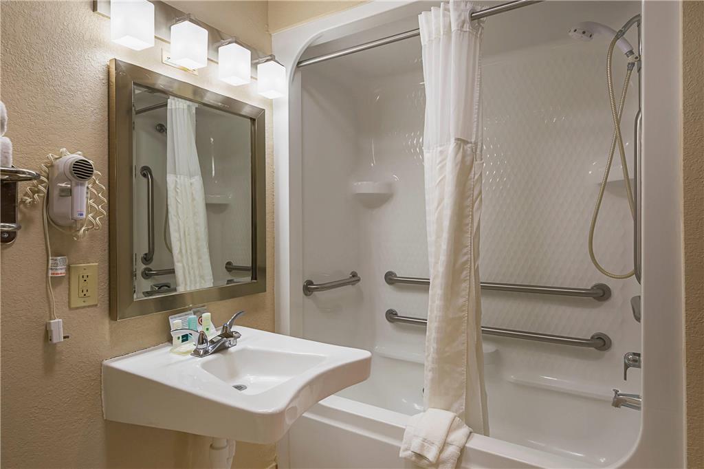 Quality Inn Waverly - photo 28