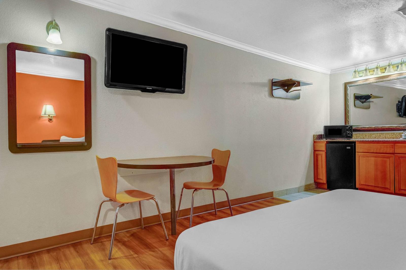 Motel 6 Salt Lake City Central - photo 10