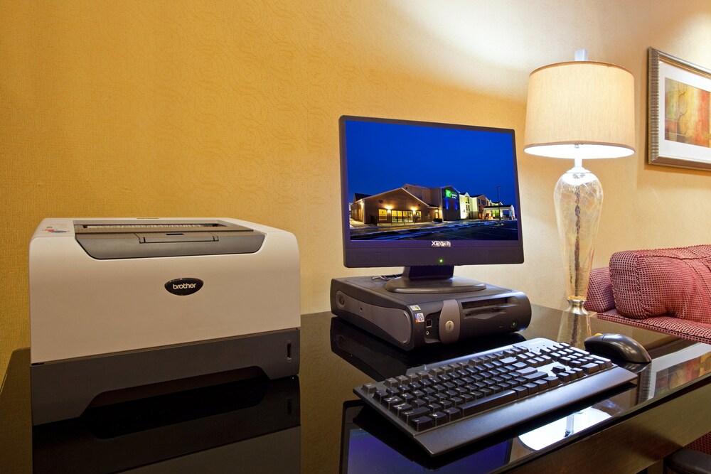 Holiday Inn Express Hotel & Suites Cleveland Streetsboro by IHG - photo 24