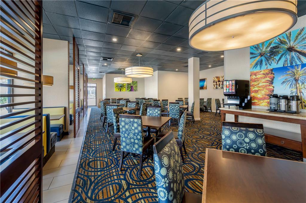 Clarion Hotel Anaheim Resort - photo 34