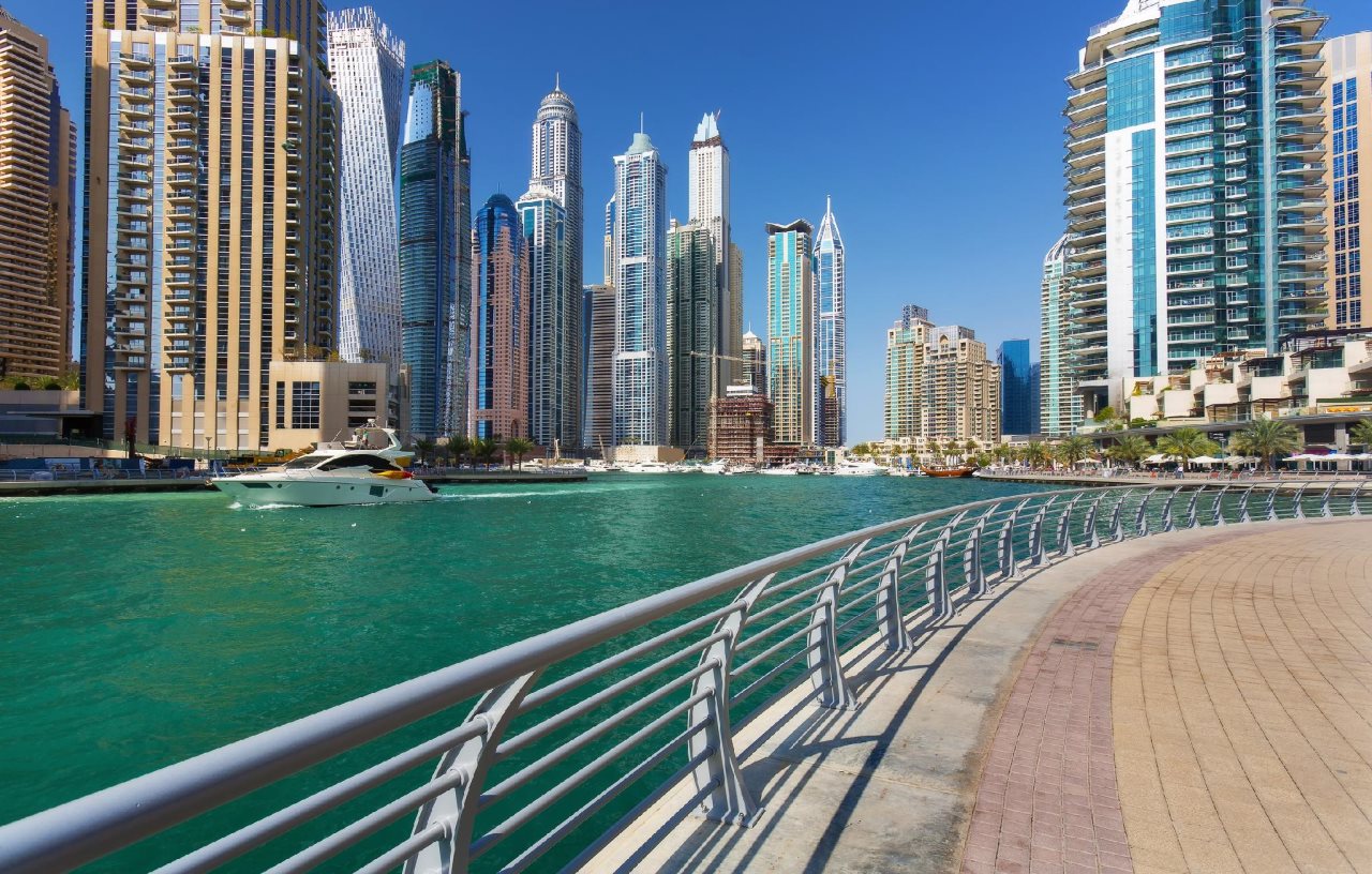 Moon Carmen House — 5-Star Luxury Hotel in Dubai, United Arab Emirates