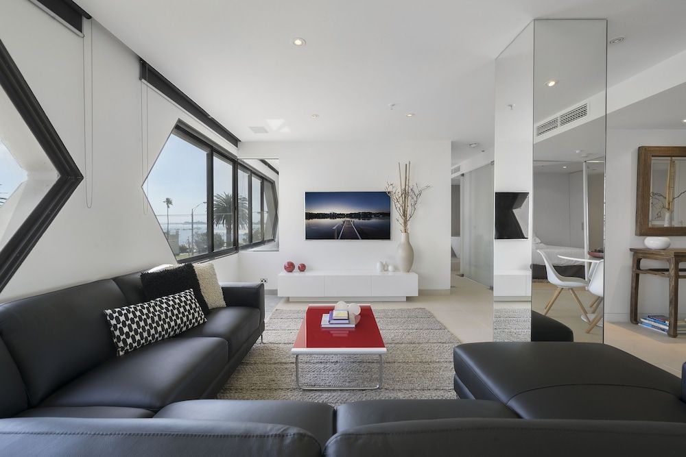 Elaine 2Bdr St.Kilda Apartment — 4-Star Luxury Hotel in Saint Kilda, Australia