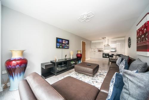 Spacious 3 Bedroom Apartment Near London Museum — 4-Star Luxury Hotel in London, United Kingdom